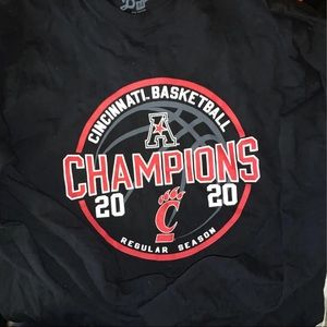 UC Bearcats Mens Basketball AA Conference Champions 2020 Long sleeve shirt